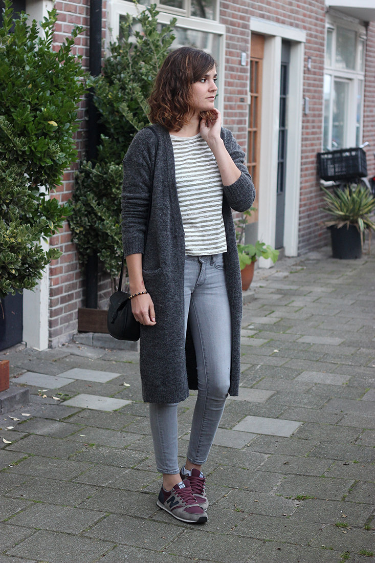 tenue avec gilet long gris