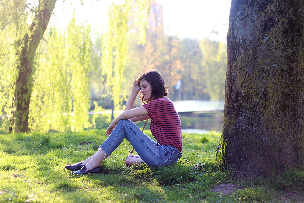 look-momjeans-tshirt-close9