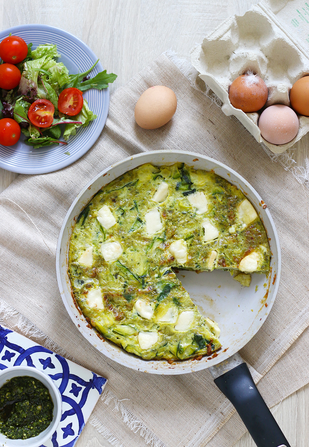 Frittata de courgette, pesto et pecorino - Mango & Salt