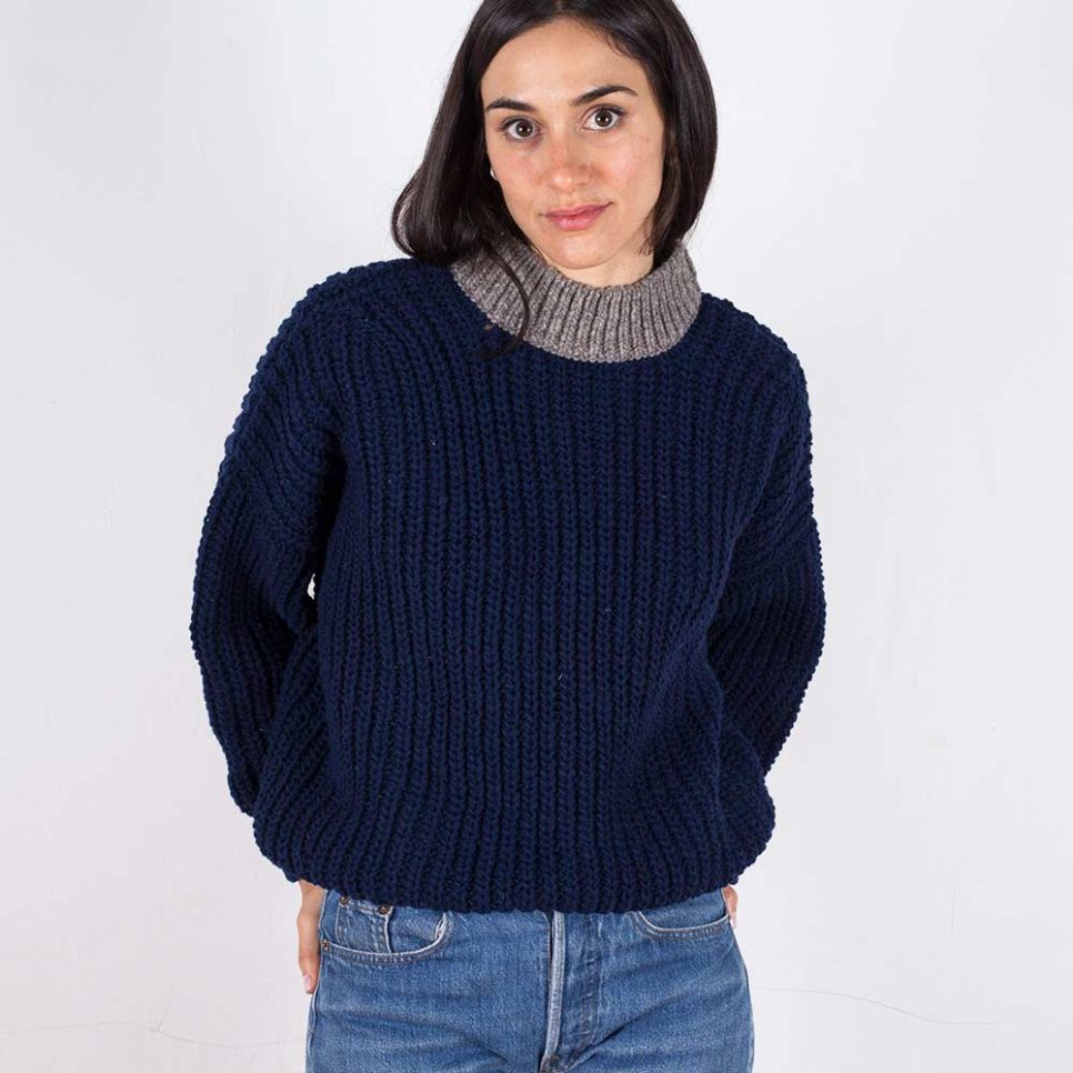 jumper-woman-no19-oversized-navy-model-2-966x966