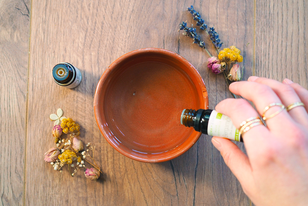 Quatre mélanges d'huiles essentielles pour tes bougies maison